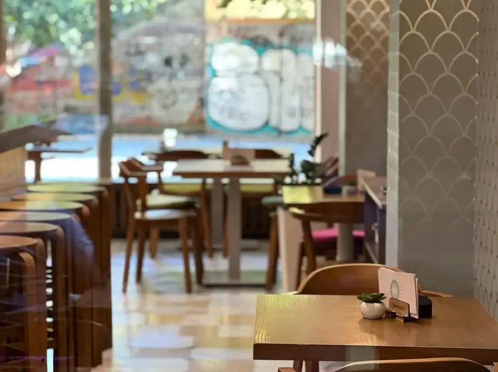 Mittelastra-background